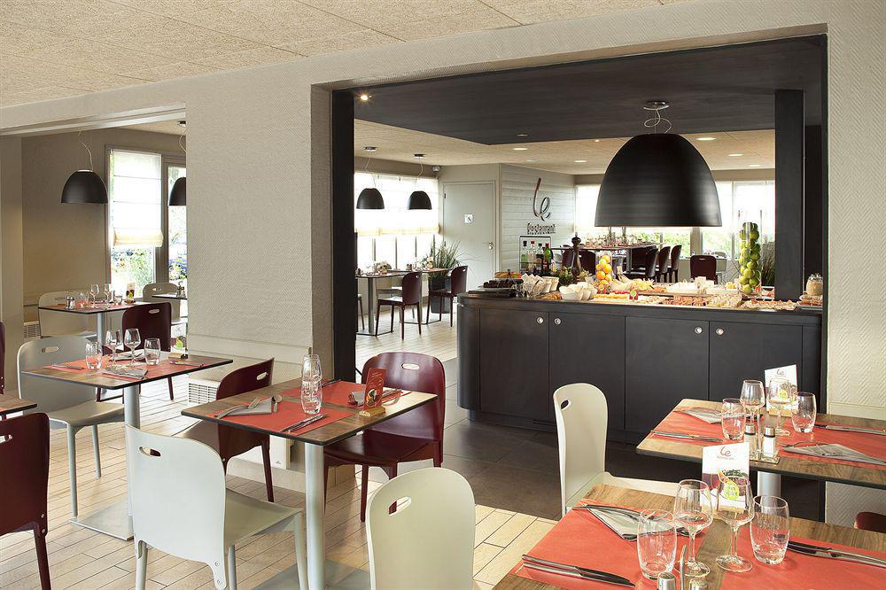 Campanile Nature - Dreux Restoran gambar